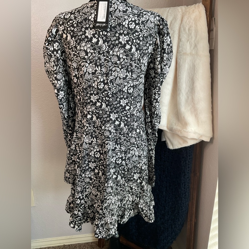 Growing Apart Floral Mini Dress size small Nasty Gal - Picture 4 of 6